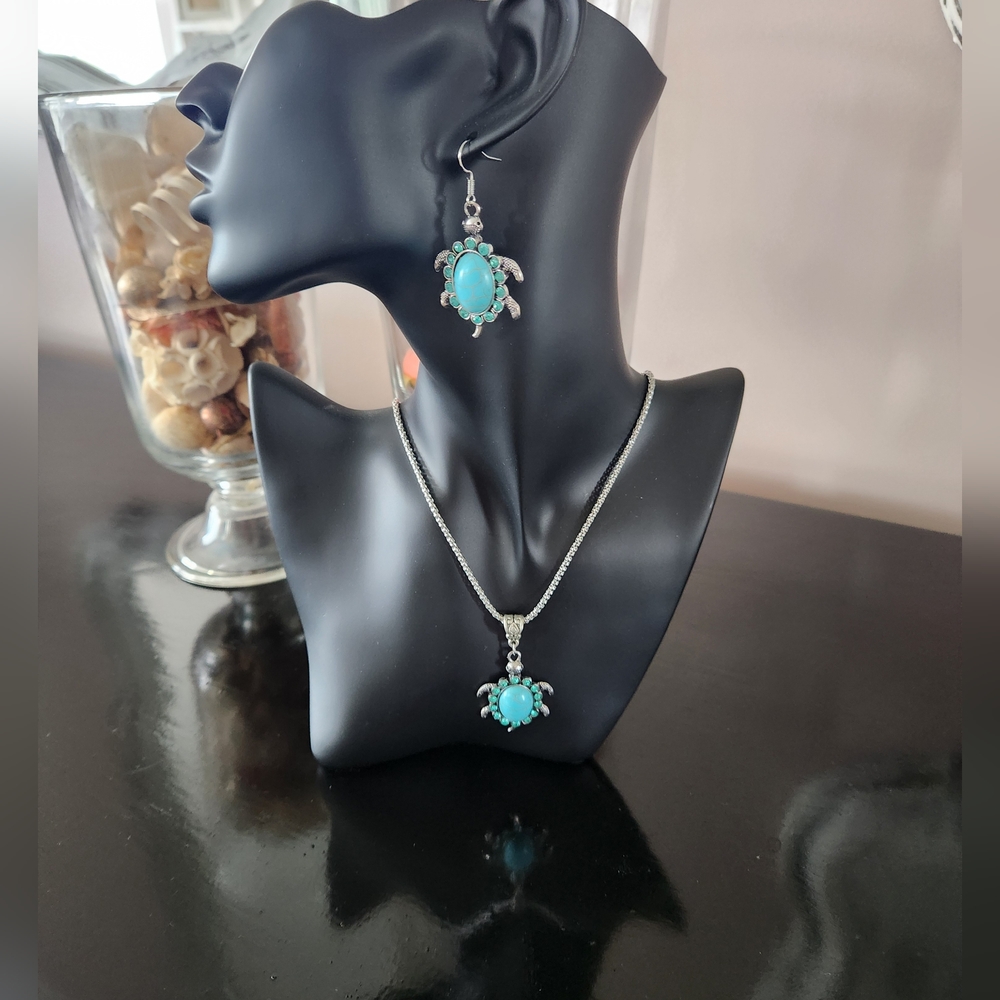 NWT Turquoise Sea Turtle Necklace & Dangle Earring Set - Boho - Silver - Picture 1 of 9